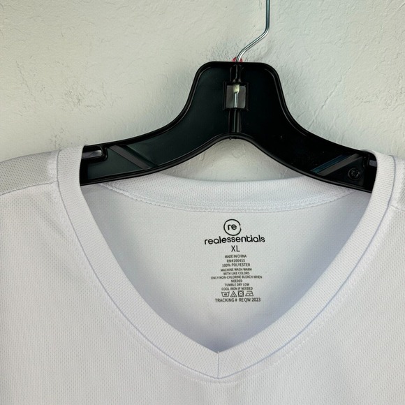 Real Essential Undershirt Mens Extra Large White V-neck Short Sleeve Minimalist - Picture 5 of 6